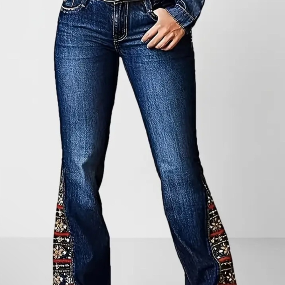 Embroidered Blue Jeans size large - Picture 4 of 6